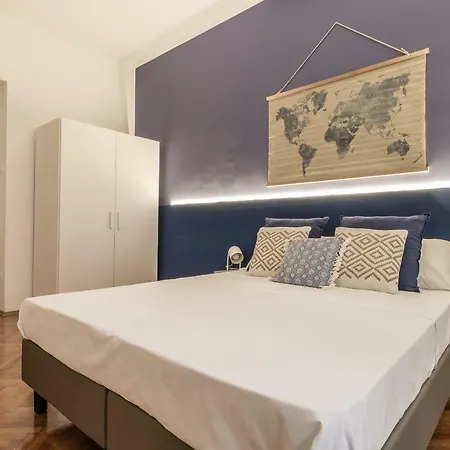 Elegante 8 Posti Vicino Stazione - Grey E Blu 的里雅斯特