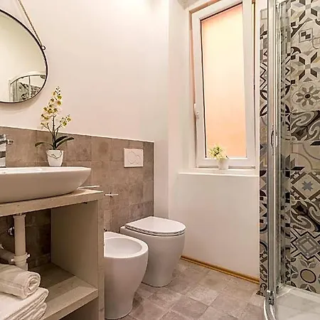 Elegante 8 Posti Vicino Stazione - Grey E Blu Apartment *