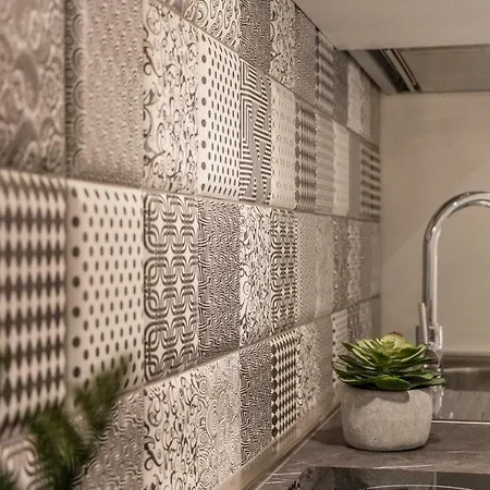 Elegante 8 Posti Vicino Stazione - Grey E Blu Appartement Triëst