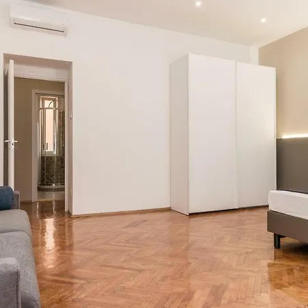 Elegante 8 Posti Vicino Stazione - Grey E Blu Appartement