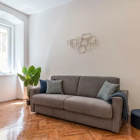 Elegante 8 Posti Vicino Stazione - Grey E Blu Appartement *