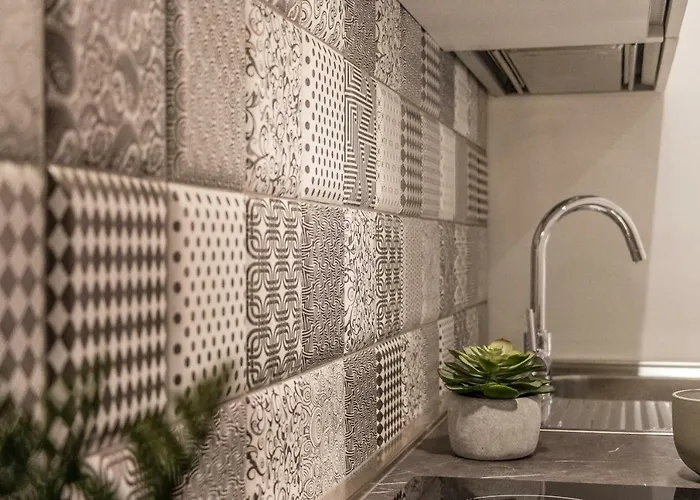 Elegante 8 Posti Vicino Stazione - Grey E Blu Appartement Trieste