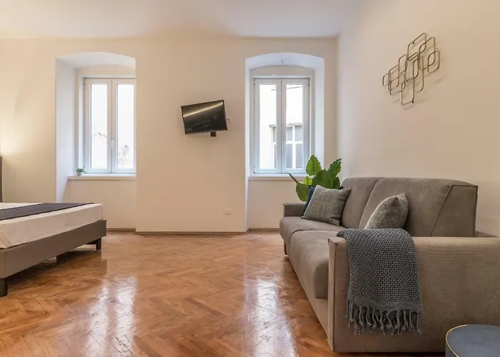 Elegante 8 Posti Vicino Stazione - Grey E Blu Appartement *