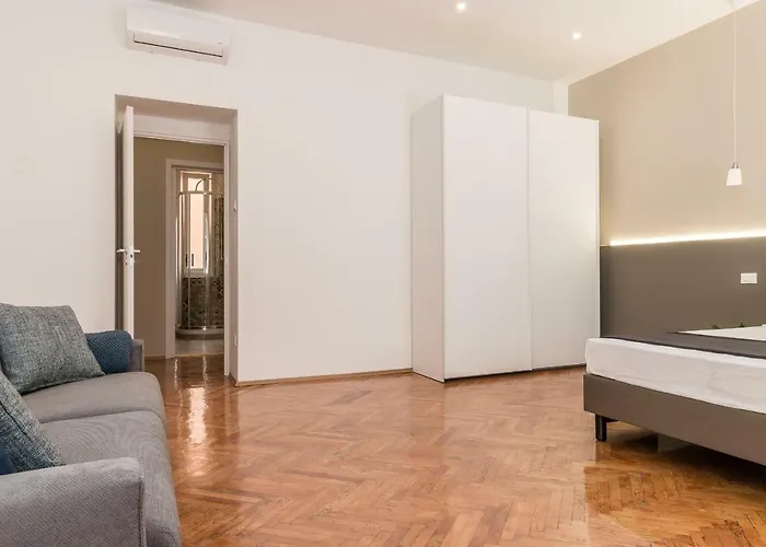 Elegante 8 Posti Vicino Stazione - Grey E Blu Appartement