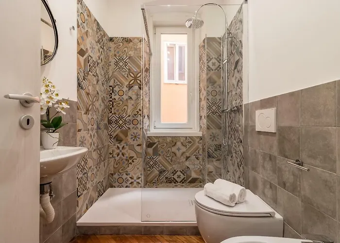 Elegante 8 Posti Vicino Stazione - Grey E Blu * Trieste